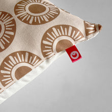 Cargar imagen en el visor de la galería, Funda Soles-Crudo
